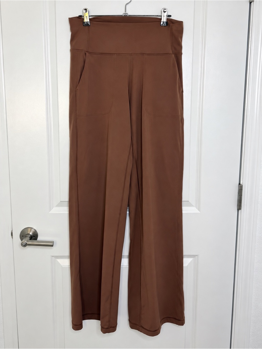 Straight Leg Yoga Pants Brown Size M